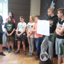 grupa przedstawia swój projekt