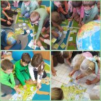 Otwórz zdjęcie: Kolaż zdjęć, na których uczniowie z kwadracików układają mapę Europy.