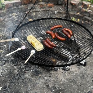 Otwórz zdjęcie - Kiełbaski, pianki i bułki na ruszcie.